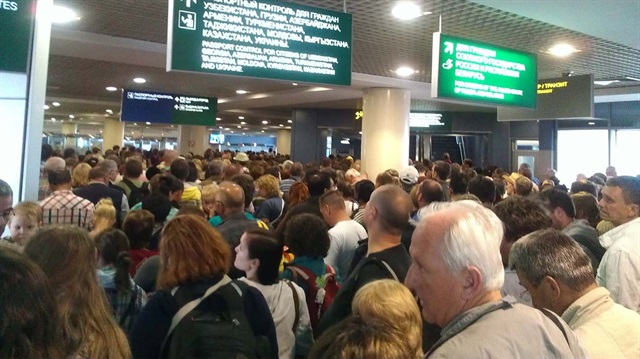 Domodedovo Havalimanı'nda alarm verilmesinden ötürü yolcular bir süre beklemek zorunda kaldı.