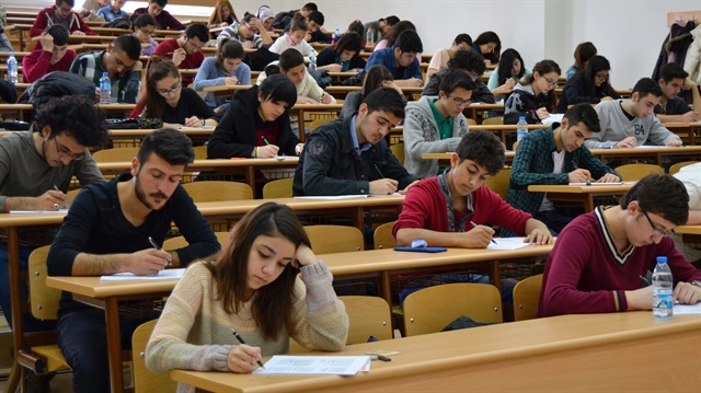 2 milyonu aşkın aday üniversiteye giriş sınavı YKS'da ter dökecek. 