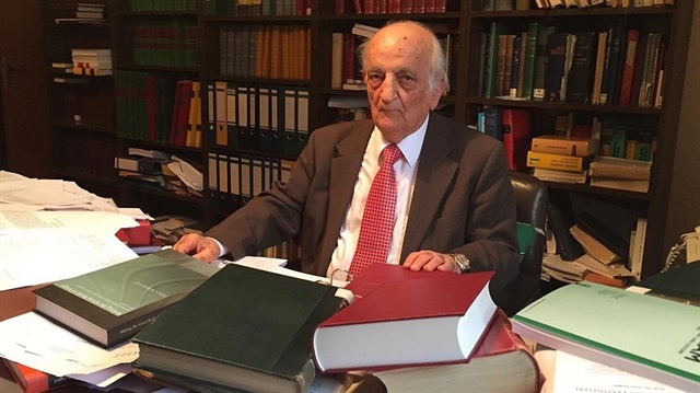 Dünyanın önde gelen tarihçilerinden İslam Bilim Tarihi Araştırmacısı Prof. Dr. Fuat Sezgin, 94 yaşında hayatını kaybetti.