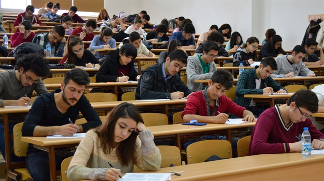 2 milyonu aşkın öğrenci üniversite sınavına girdi.