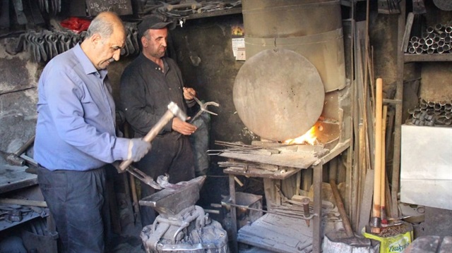 40 tane demirci ustasının olduğu Bitlis’te teknoloji yüzünden 3 tane kaldı. 