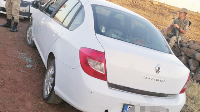 Çiftçi Nesih Bulut, eşi Hunus ve 3 çocuğuyla birlikte 06 DR 6692 plakalı otomobille eve döndü. Dalgın çift, 2 yaşındaki Güneş’i araçta unutarak eve girdi.  