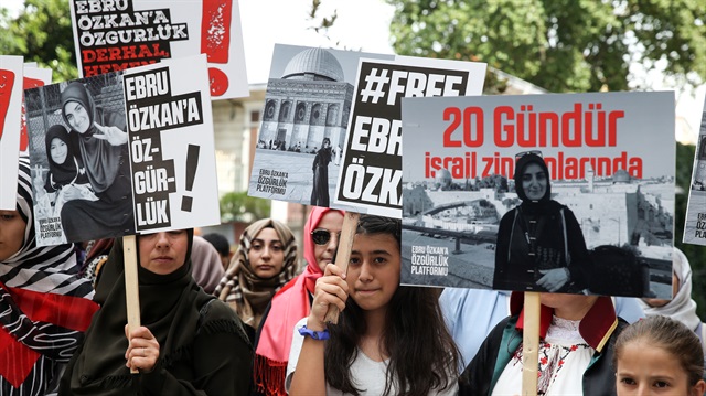 İsrail'in hukuksuz bir şekilde gözaltında tuttuğu Ebru Özkan'ın serbest bırakılması için Taksim'de eylem düzenlendi.