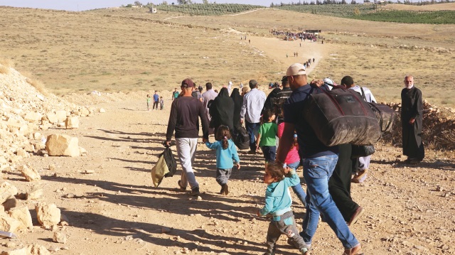 Dera’dan sürülen 250 bin kişi İsrail’in insafına terk edildi