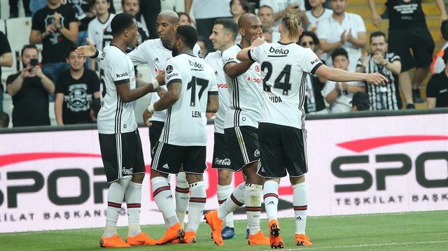 Beşiktaş'ın yeni sezonda giyeceği formalar basına sızdı.