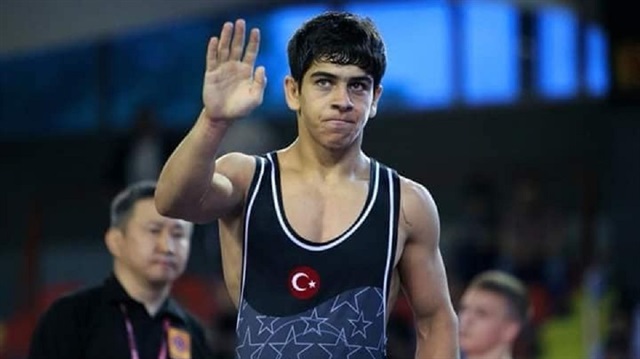 Genç güreşçi Hamza Alaca tarih yazdı