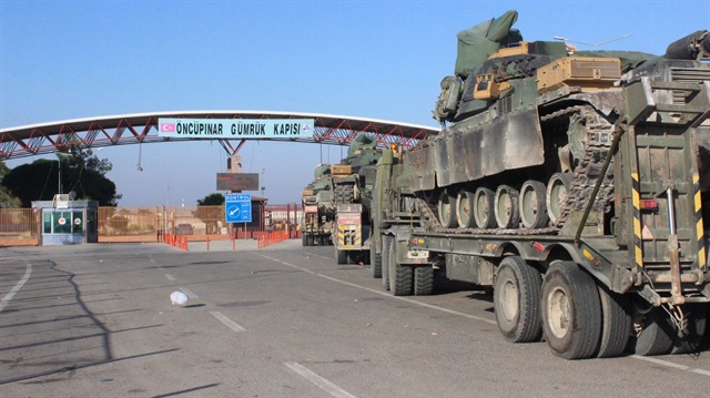 Konvoylar eşliğinde yapılan askeri sevkıyatta  Öncüpınar Sınır Kapısı da kullanılıyor. 