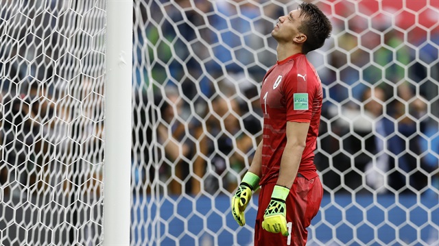 Muslera yediği hatalı gol sonrası büyük üzüntü yaşadı.