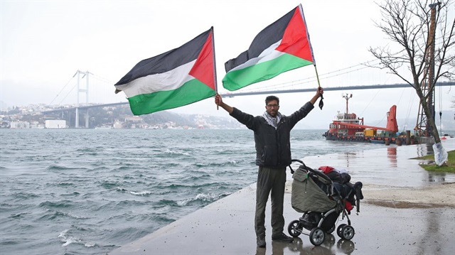 الحكومة الفلسطينية تشكر الناشط السويدي "لادرا" لنضاله من أجل السلام