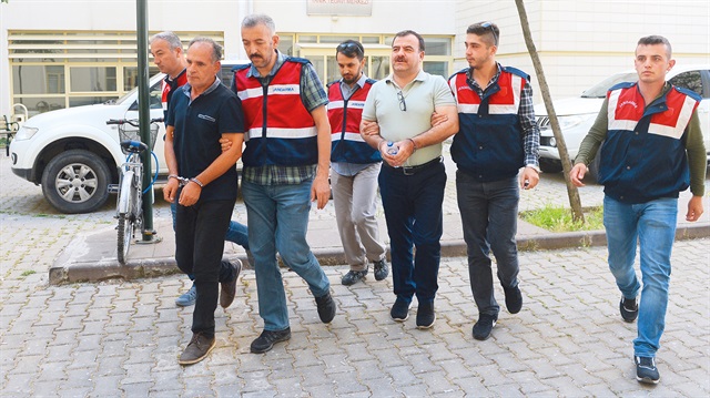 Manisa merkezli 21 ilde Fetullahçı Terör Örgütü/Paralel Devlet Yapılanması’nın (FETÖ/PDY), Türk Silahlı Kuvvetleri’ndeki (TSK) hücre yapılanmasına yönelik soruşturma kapsamında 8 kişinin daha yakalanmasıyla gözaltına alınanların sayısı 26’ya yükseldi.