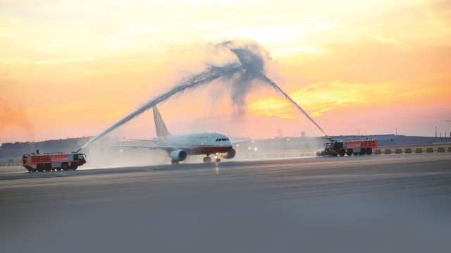 Yüzde 95’i tamamlanan ve 29 Ekim 2018 tarihinde hizmete açılması beklenen İstanbul Yeni Havalimanı’na ilk inişi 21 Haziran’da Cumhurbaşkanı Recep Tayyip Erdoğan yaptı.