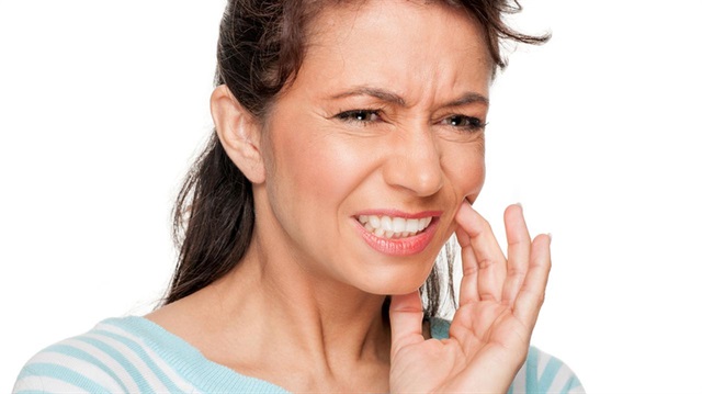 Ağrıyan dişe karanfil, sarımsak, alkol, aspirin koymak dişlere zarar veriyor. 