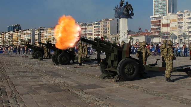 Başkan Erdoğan için İzmir'de 101 pare top atışı