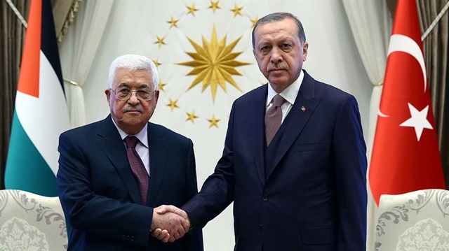 الرئيس الفلسطيني يعزي الرئيس التركي بضحايا حادث القطار