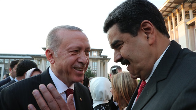 Cumhurbaşkanlığı Göreve Başlama Töreni'nden Başkan Erdoğan ve Venezuela Devlet Başkanı Nicolas Maduro, sohbet ediyor... 