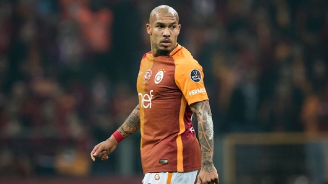De Jon Galatasaray formasıyla 24 maça çıktı ve 1 gol kaydetti.