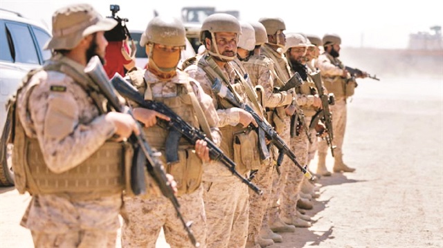 İşgalci BAE Aden'de bulunan havalimanının kontrolünü ele geçirdi.