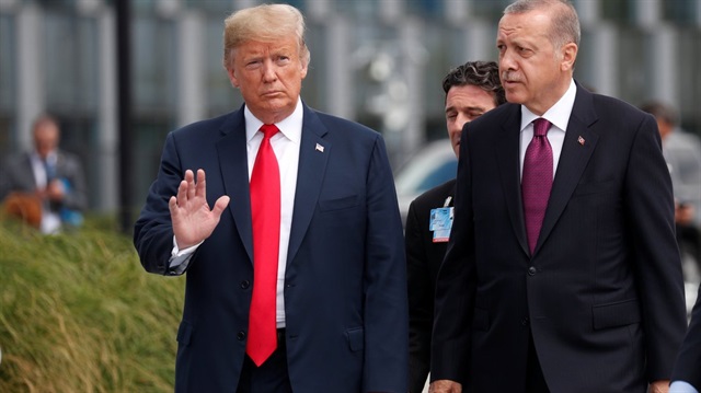 Cumhurbaşkanı Erdoğan NATO zirvesinde ABD Başkanı Trump ile sohbet etti.