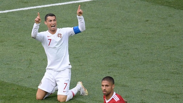 Dünya Kupası'nda futbolcular hakemlere sık sık VAR uyarısında bulunmuşlardı.