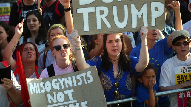 Trump'ın İngiltere'yi ziyareti, başkent Londra'da protesto edildi