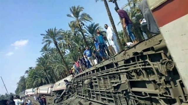 Mısır’da devrilen trene ilişkin henüz resmi bir açıklama yapılmadı