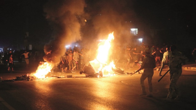 Şiddete dönüşen protestolarda 2 gösterici öldü