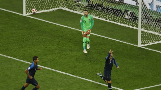 Penaltıyı gole çeviren Griezmann, büyük sevinç yaşadı.
