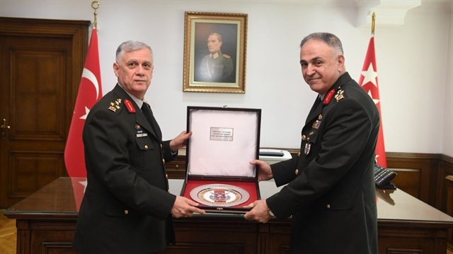 Orgeneral Ümit Dündar, görevini Korgeneral Metin Gürak'a devretti.​