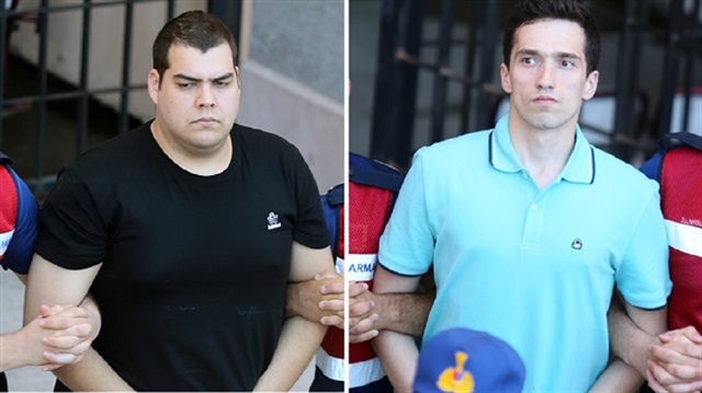 Turkish court rules to keep two Greek soldiers in custody 