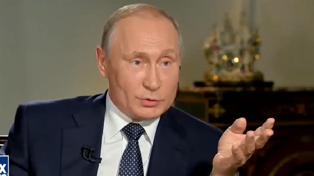 بوتين لمذيع أمريكي: أنا وأنت نرى أنّ جهود عزل روسيا فشلت!