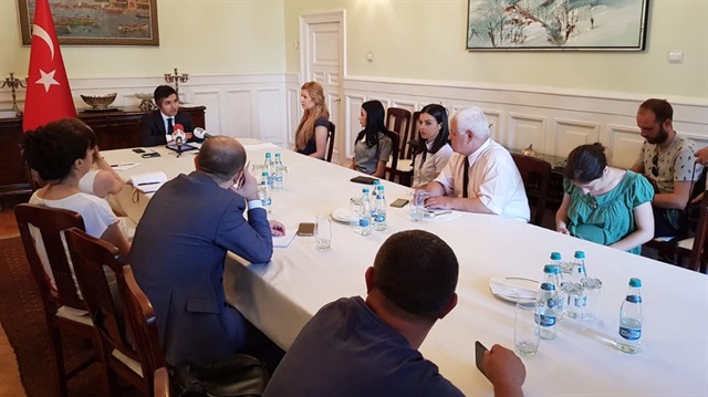 Türkiye'nin Bükreş Büyükelçisi Osman Koray Ertaş, FETÖ ile ilgili bilgilendirme toplantısı gerçekleştirdi.