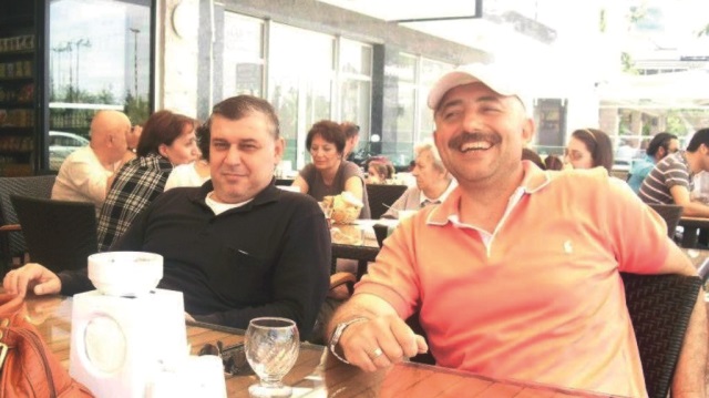 Cinayet zanlısı Hasan Ali U. (solda) eniştesi Burhan Eroğlu ile birlikte.