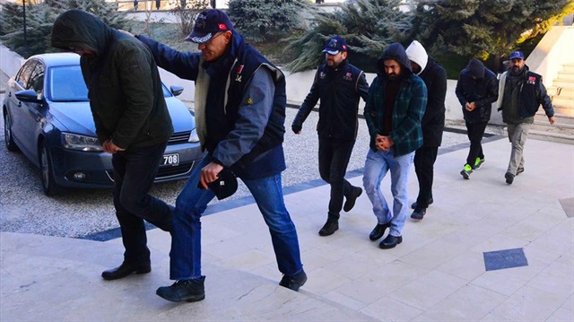 Emniyet güçlerinin düzenlediği FETÖ operasyonunda çok sayıda  örgüt mensubu için gözaltı kararı verildi.