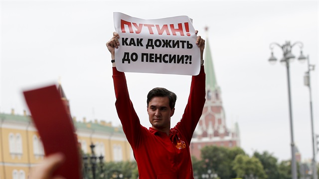 Russians protest as Duma debates unpopular pension reform
