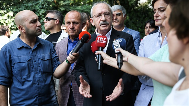 Kılıçdaroğlu, gazetecilerin kurultayla ilgili sorusuna sinirlendi. 
