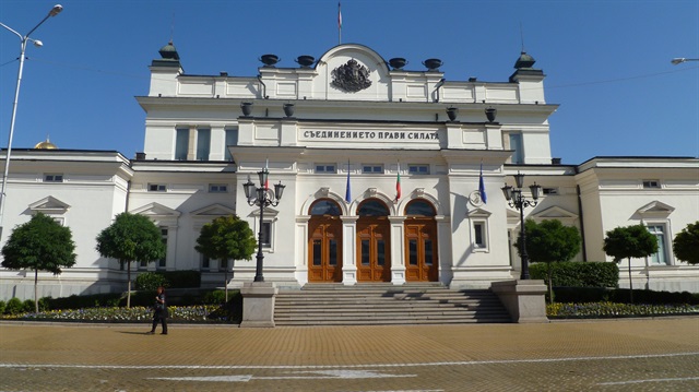 برلمان بلغاريا يحظر على الحكومة توقيع اتفاقيات ثنائية بشأن اللاجئين