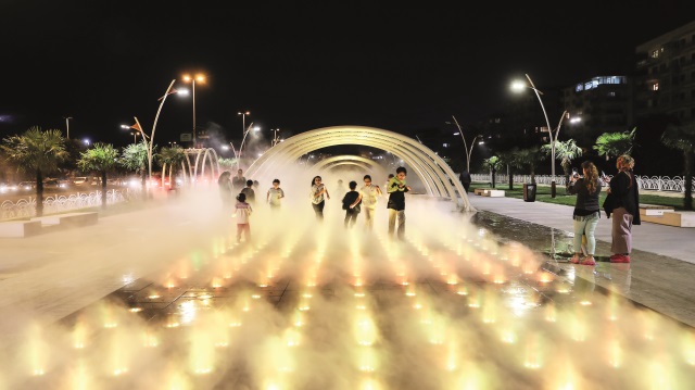 Park, sis ve ışık efektleriyle ilk olma özelliği taşıyor. 