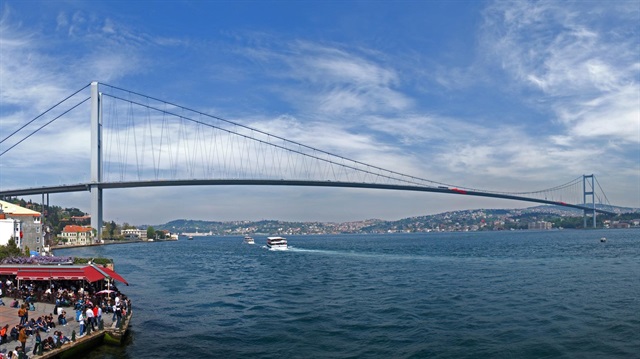 اقناع 645 شخصا بالعدول عن الانتحار من جسور إسطنبول