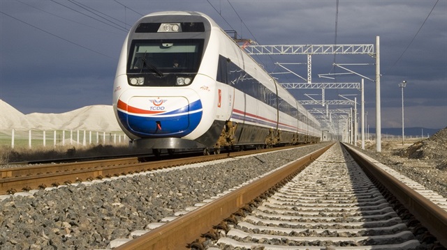 Kurban bayramı için Ankara-İstanbul hattına ek yüksek hızlı tren seferleri konuldu.