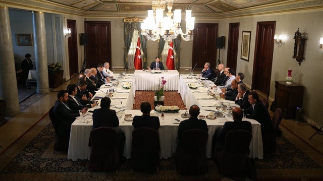 Sürpriz toplantı Dolmabahçe'de gerçekleşti.