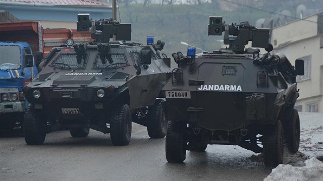 إرهابيان من "بي كا كا" يسلمان نفسيهما إلى الأمن التركي