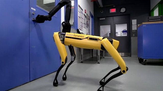 Boston Dynamics, köpek şeklindeki robotunu seri üretime geçiriyor!