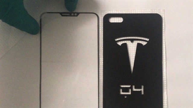Elon Musk'tan yeni bir sürpriz: Tesla akıllı telefon çıkarabilir!