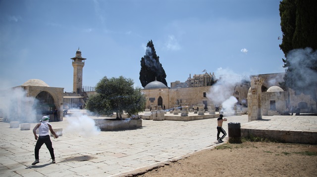 Israeli police attack on Masjid Al-Aqsa