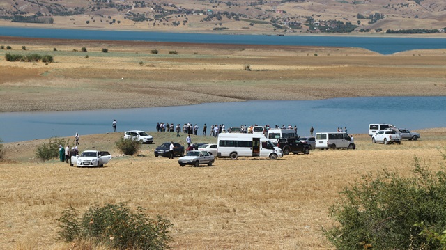 Diyarbakır'ın Silvan ilçesindeki Malabadi Baraj Gölü’ne giren 4 kadın suda boğuldu. 