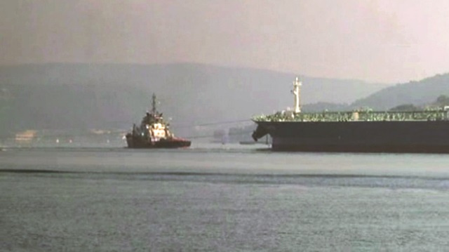 Geminin Riva açıklarına çekilmesinin ardından İstanbul Boğazı da yeniden gemi trafiğine açıldı.