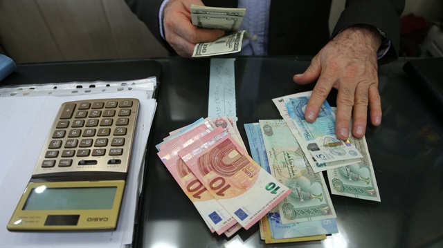 İran'da dolar rekor kırdı.