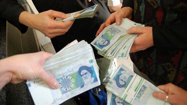 İran Meclisi Bütçe Komisyonu üyesi İran ekonomisinin çöktüğünü ifade etti.