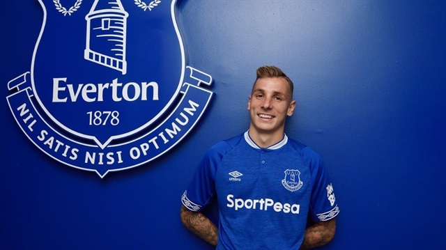 Lucas Digne Premier Lig'de mücadele edecek.