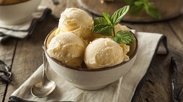 Dondurma ambalajından çıkarıldıktan sonra hemen tüketilmemeli, bir miktar beklenmelidir.